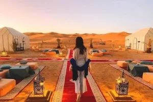 Acampamento de luxo entre as dunas do deserto de Marrocos